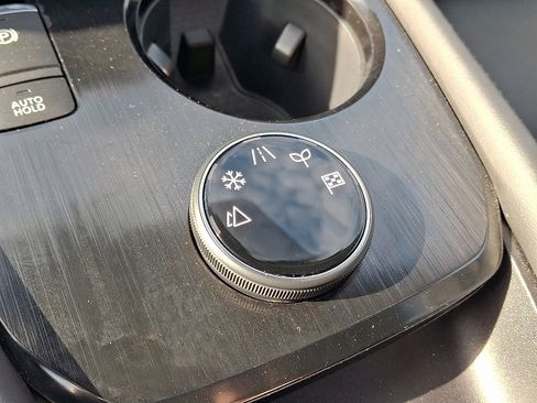 Used 2023 Nissan Rogue SL w/ SL Premium Package image 25