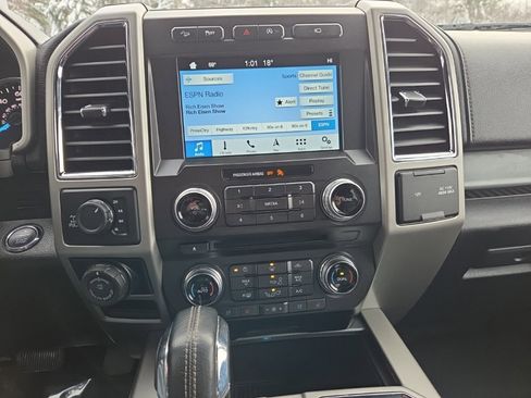 Used 2017 Ford F150 Lariat w/ Equipment Group 502A Luxury image 20