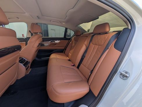 Certified 2022 BMW 750i xDrive w/ Executive Package AWD/4WD image 20