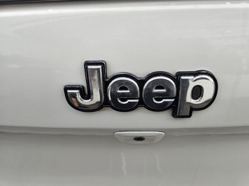 Used 2015 Jeep Cherokee Limited AWD/4WD image 16