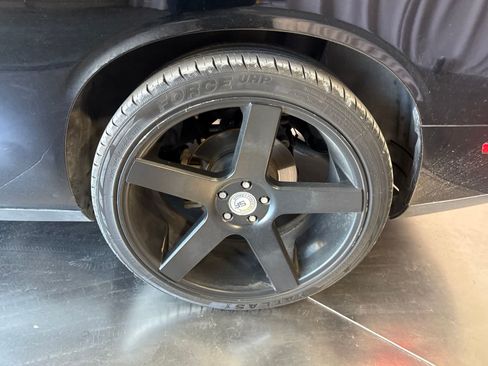 Used 2015 Dodge Challenger SXT RWD image 10