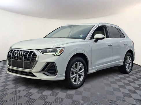 Used 2025 Audi Q3 2.0T Premium Plus w/ Premium Plus Package image 3