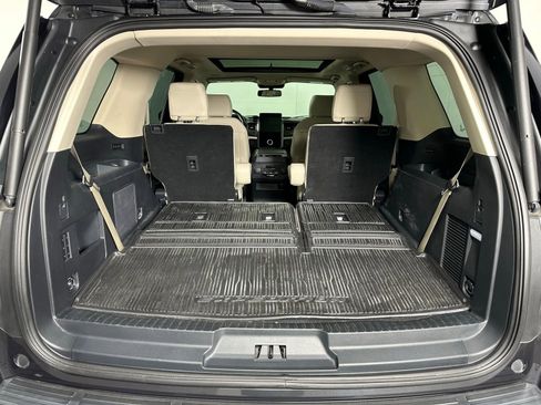 Used 2023 Ford Expedition Platinum image 34