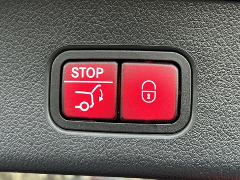 Certified 2023 Mercedes-Benz GLC 300 4MATIC image 25