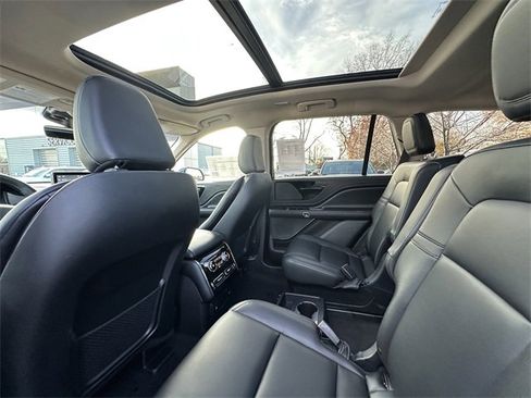 Certified 2024 Lincoln Aviator Premiere w/ Premium Package image 18