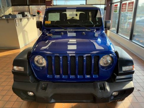 Used 2018 Jeep Wrangler Unlimited Sport AWD/4WD image 5
