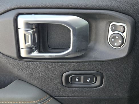 New 2026 Jeep Gladiator Mojave image 18