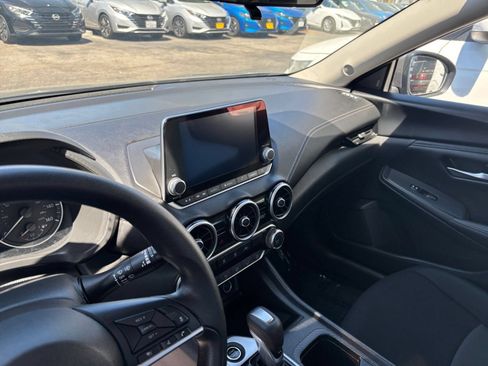 Used 2025 Nissan Sentra SV FWD image 17