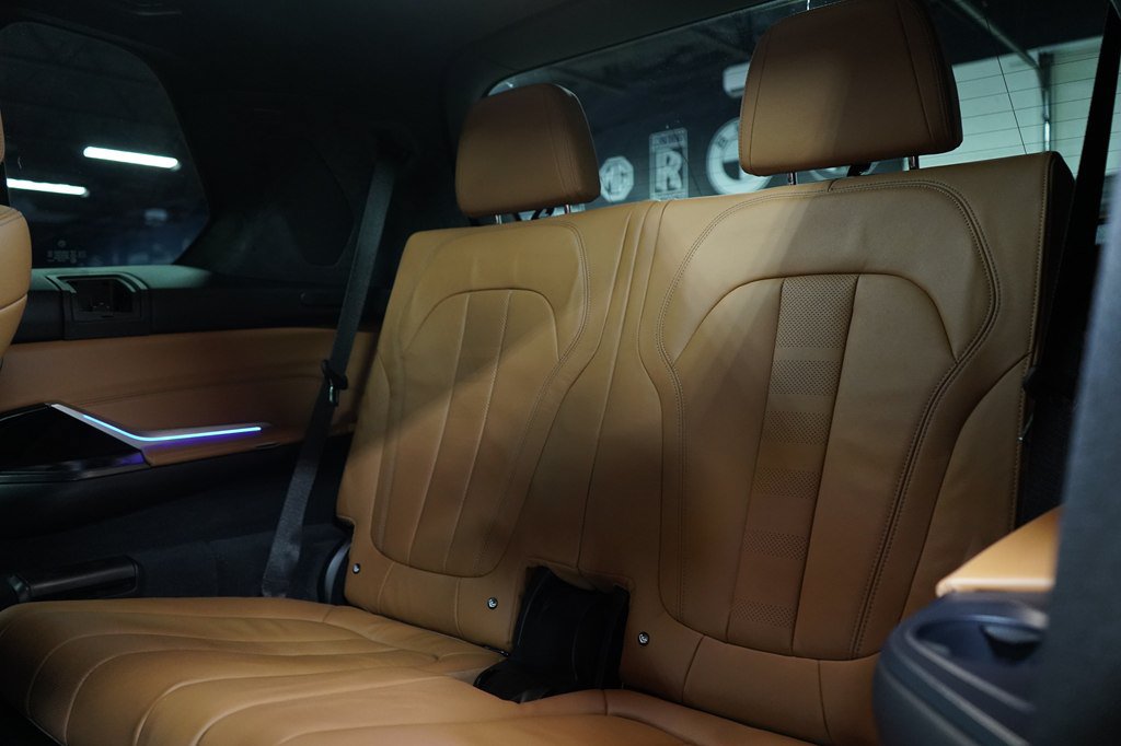 Used 2022 BMW X7 M50i w/ Executive Package AWD/4WD image 23