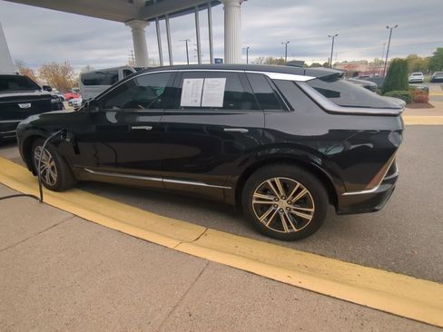 Certified 2024 Cadillac Lyriq Luxury w/ LPO, Floor Liner Package image 6