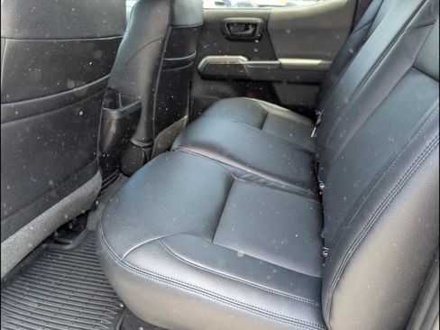 Used 2021 Toyota Tacoma SR5 RWD image 13