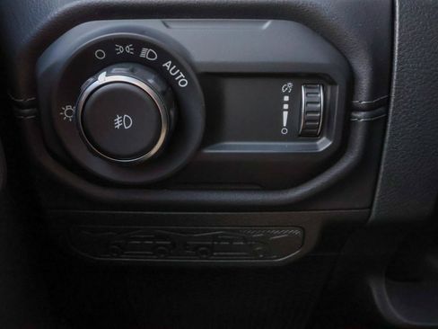 New 2026 Jeep Wrangler Unlimited Sahara AWD/4WD image 29