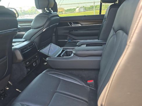 Used 2023 Jeep Grand Wagoneer 4WD w/ Convenience Group III image 10