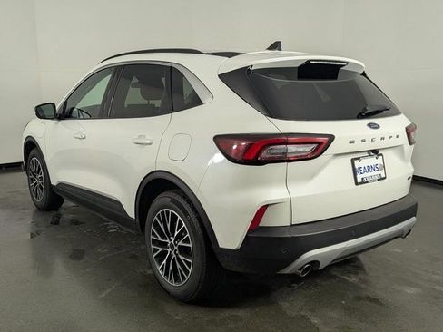 Used 2023 Ford Escape SE image 6