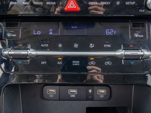 Used 2024 Kia Carnival SX Prestige image 34