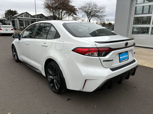 Used 2024 Toyota Corolla XSE image 3