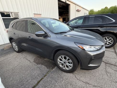 Used 2023 Ford Escape Active w/ Tech Pack #2 image 3