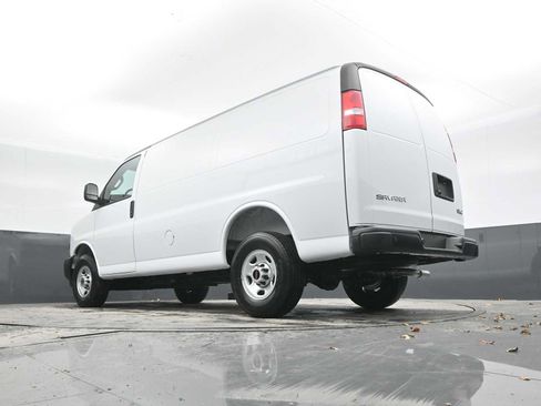 New 2025 GMC Savana 2500 w/ Driver Convenience Package RWD image 32