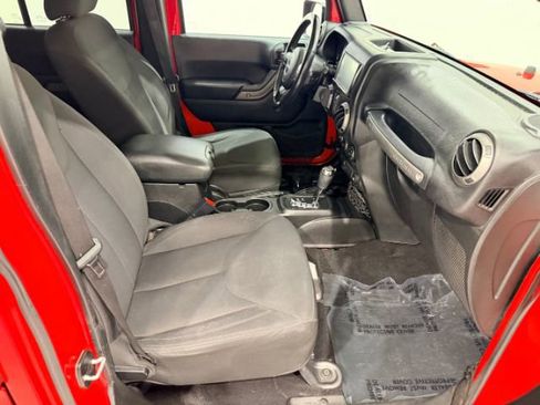 Used 2018 Jeep Wrangler Unlimited Sport AWD/4WD image 31