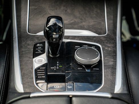 Used 2021 BMW X5 xDrive40i w/ M Sport Package image 16