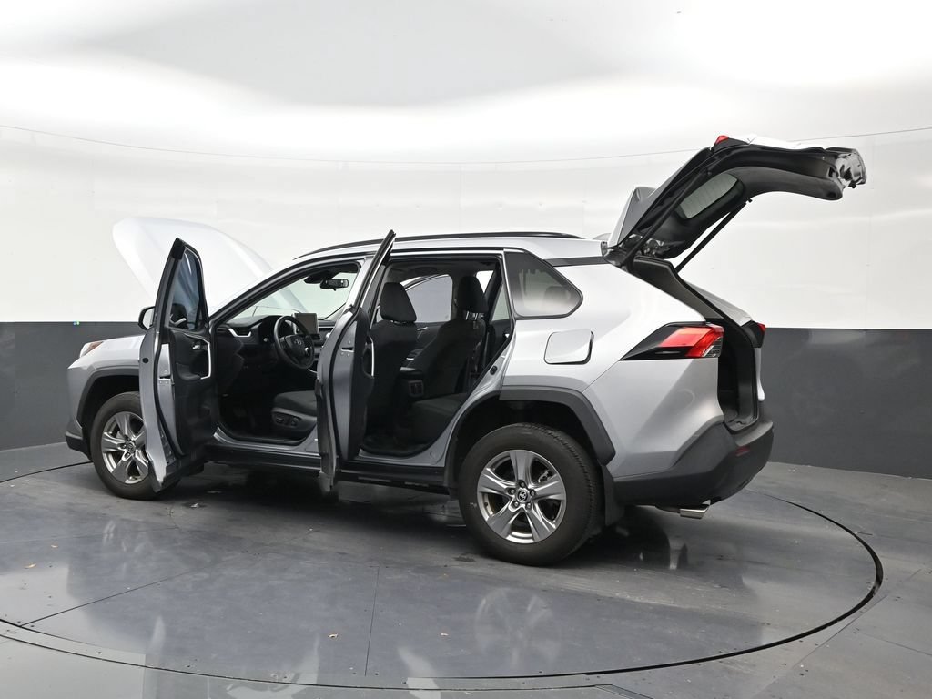 Used 2025 Toyota RAV4 XLE w/ Convenience Package FWD image 30