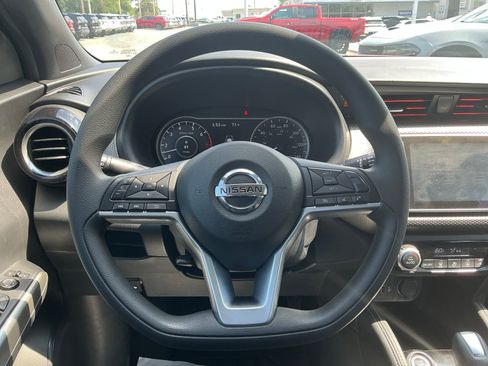 Used 2020 Nissan Kicks SV FWD image 14