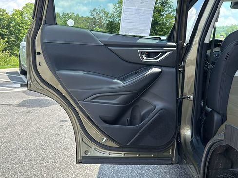 Certified 2022 Subaru Forester Premium AWD/4WD image 23