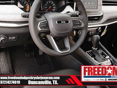 New 2026 Jeep Compass Latitude image 26