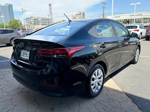Used 2019 Hyundai Accent SE FWD image 7