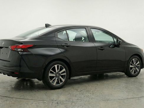 Used 2025 Nissan Versa SV image 9