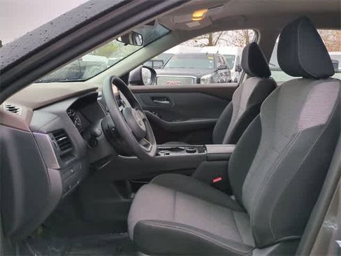 Used 2023 Nissan Rogue SV image 17
