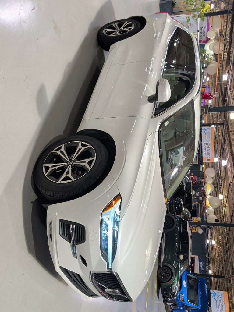 Used 2022 Volvo XC60 B5 Momentum w/ Climate Package AWD/4WD image 8