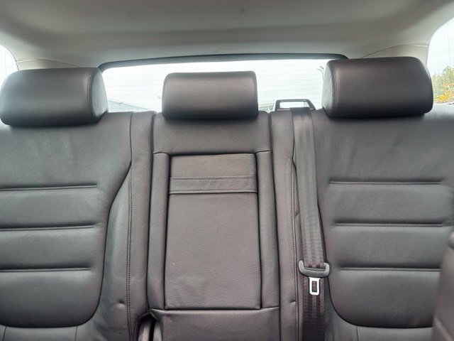 Used 2016 Volkswagen Touareg Executive AWD/4WD image 11