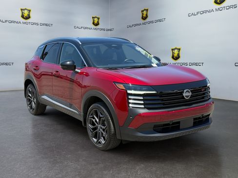 Used 2025 Nissan Kicks SR FWD image 7