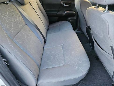 Used 2018 Toyota Tacoma TRD Sport image 18