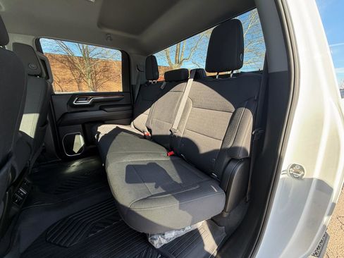 Used 2024 Chevrolet Silverado 2500 LT image 34