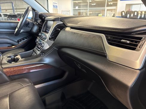 Used 2019 GMC Yukon XL SLT w/ Open Road Package image 39