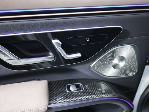 Used 2025 Mercedes-Benz EQS AMG 4MATIC image 41