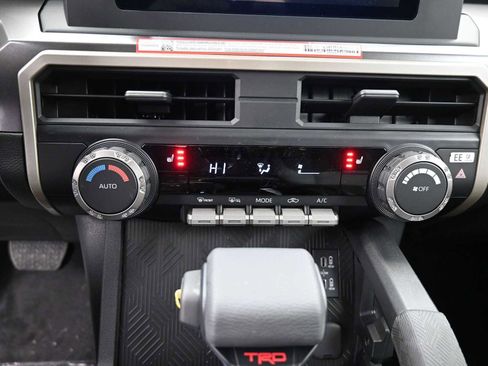 New 2025 Toyota Tacoma TRD Off-Road image 9