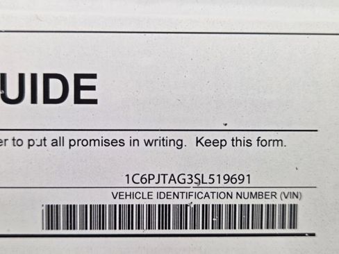 Certified 2025 Jeep Gladiator Sport image 33