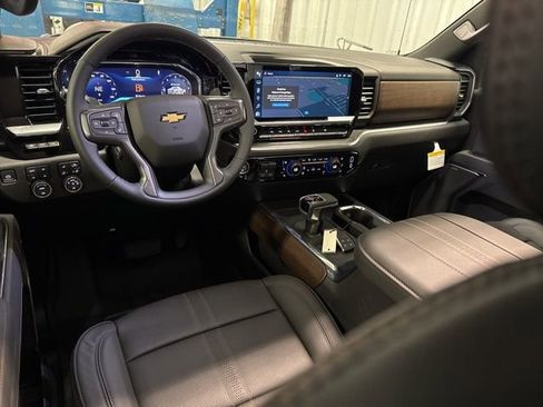 New 2026 Chevrolet Silverado 1500 High Country AWD/4WD image 8