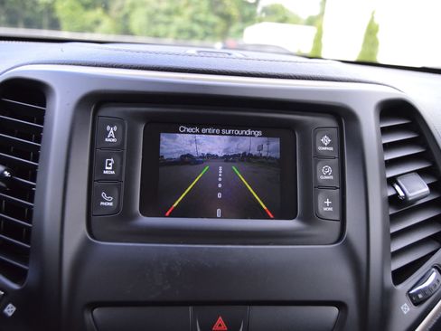 Used 2015 Jeep Cherokee Latitude image 13