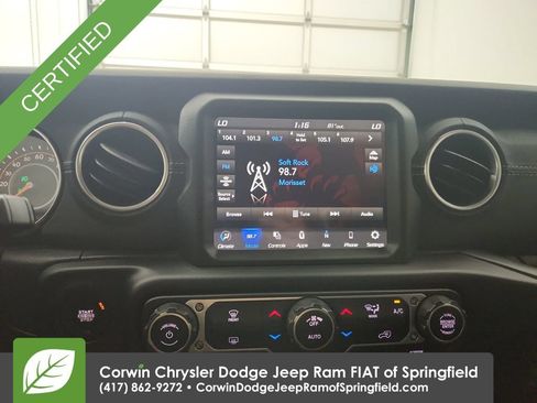Certified 2020 Jeep Gladiator Overland AWD/4WD image 23