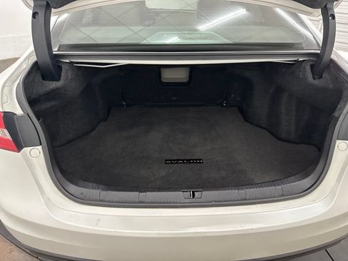 Used 2013 Toyota Avalon XLE FWD image 24
