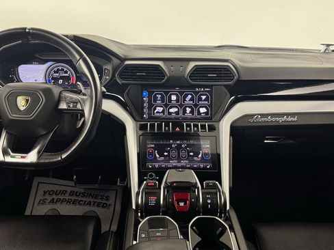 Used 2019 Lamborghini Urus AWD/4WD image 36