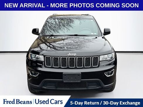 Used 2021 Jeep Grand Cherokee Laredo image 2