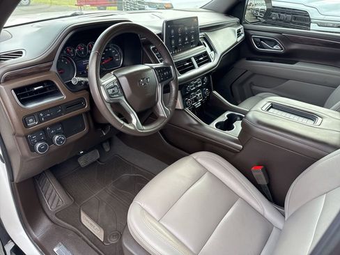 Used 2021 Chevrolet Tahoe Z71 w/ Rear Media and Nav Package AWD/4WD image 39