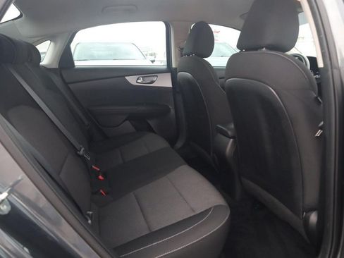 Used 2022 Kia Forte LXS FWD image 19