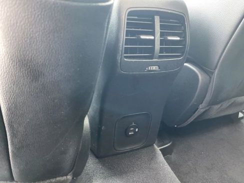 Used 2020 Ford Escape Titanium image 20