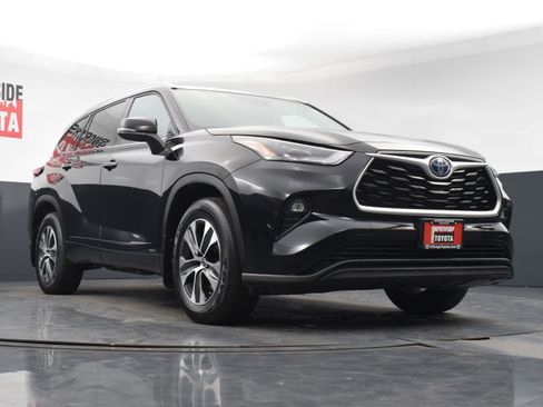Used 2022 Toyota Highlander XLE image 33